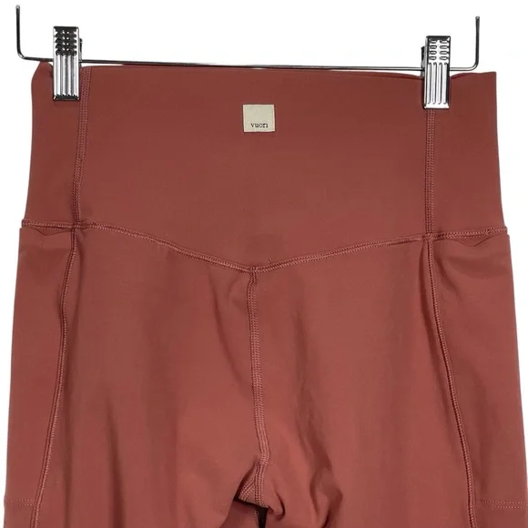 VUORI Studio Pocket Legging in Rosewood Cropped Size Small - Picture 5 of 10